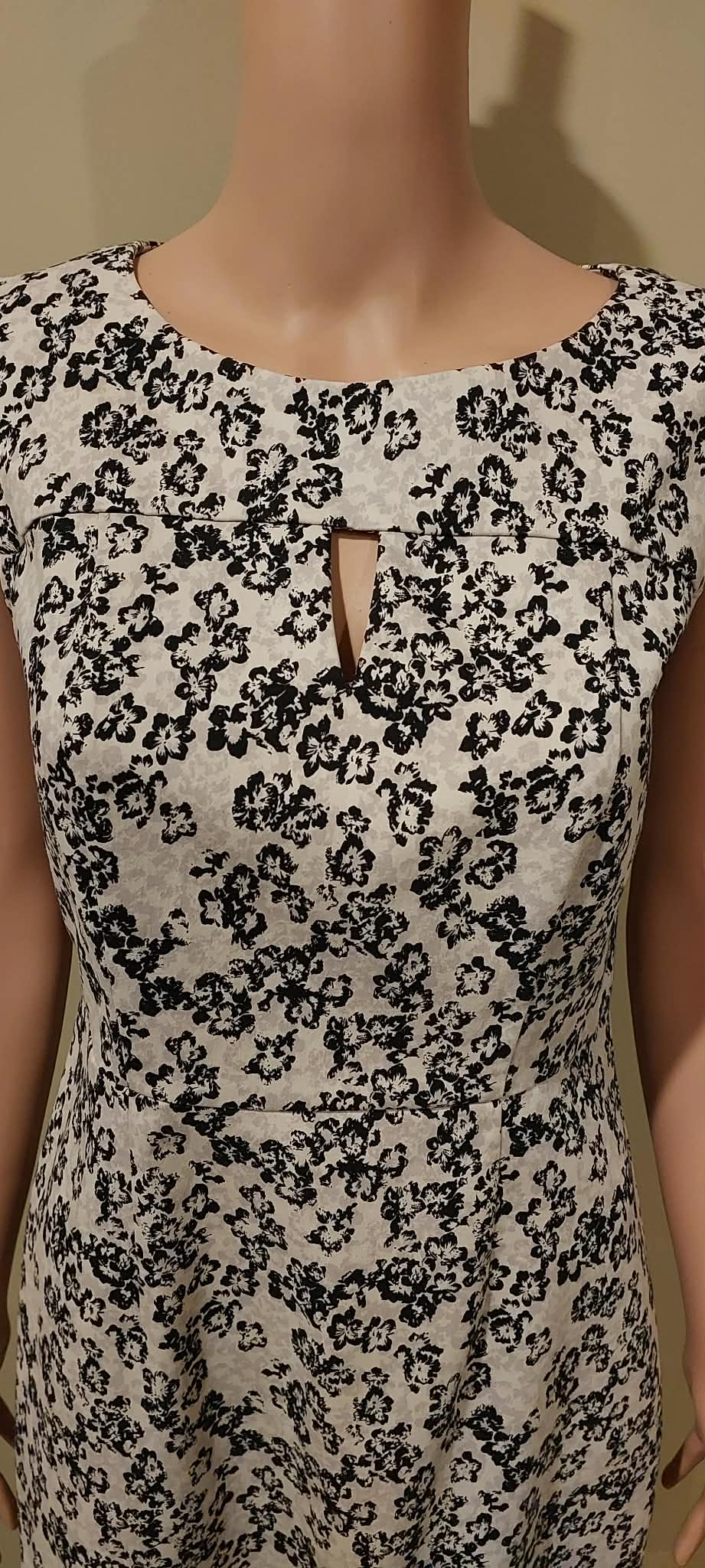 Jacqui E Dress - Size 10