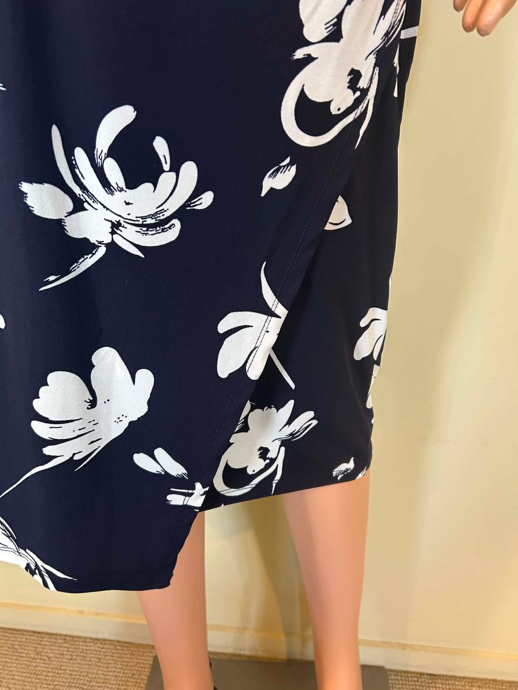 Liz Jordan Dress - Size 18