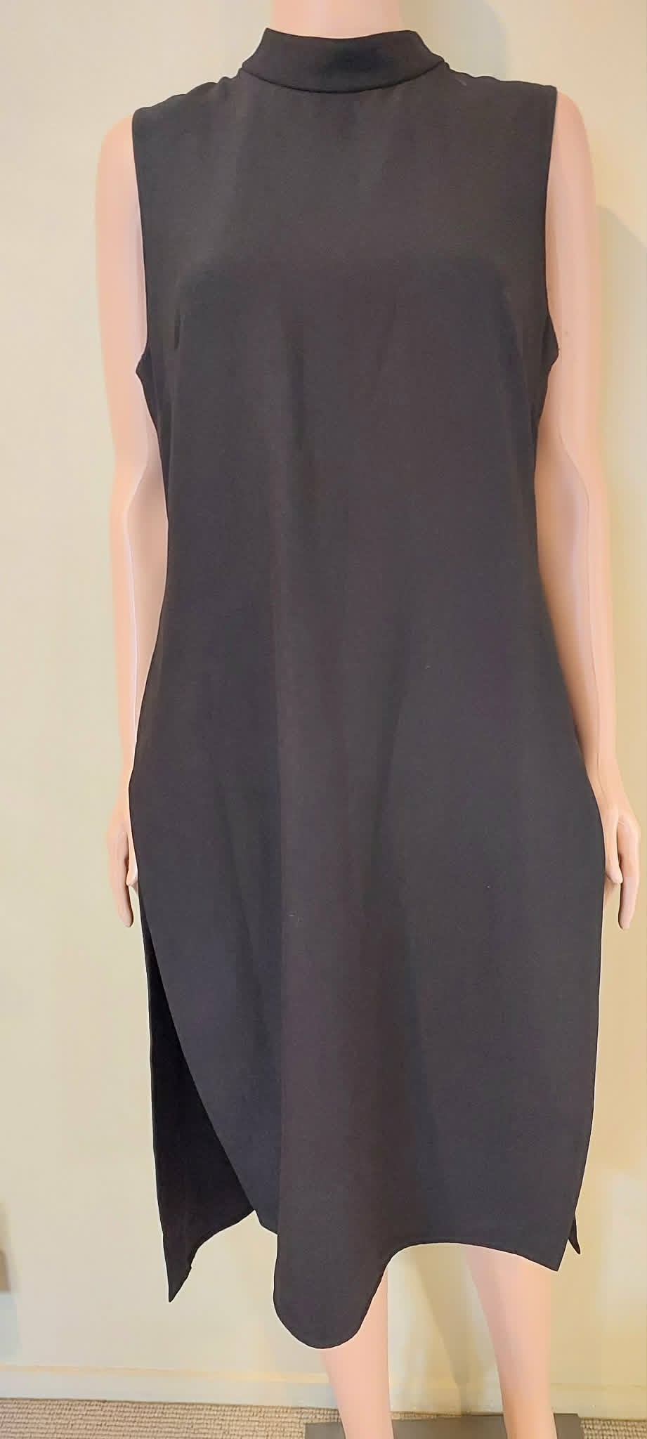 Basque dress - Size 12 - NEW